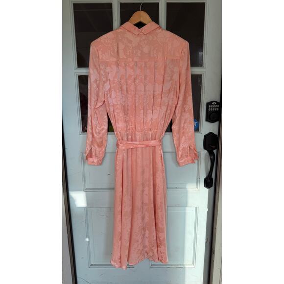 Vintage Silk Buttterfly Motif Dress (10) - Picture 4 of 6